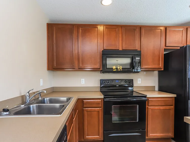 11214 Running Pine Dr — Photo 6