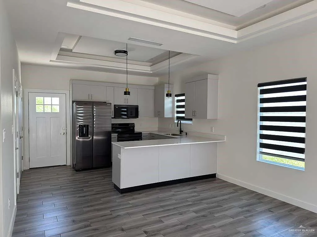 Building Photo - 1201 E Iris Ave #1