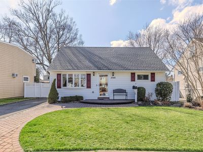 2546 Sycamore Avenue, Wantagh, NY, 11793