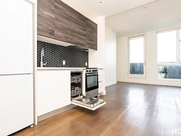 530 Midwood Street image 5 of 13