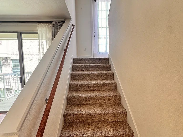 2116 Grove Park Ln — Photo 18