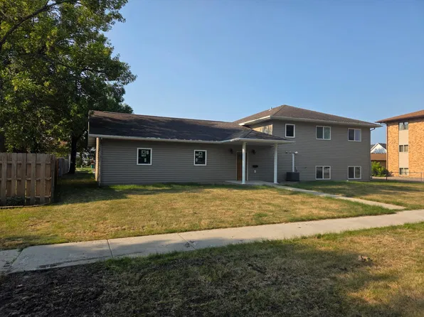 311 4th Ave N, Wahpeton, ND 58075