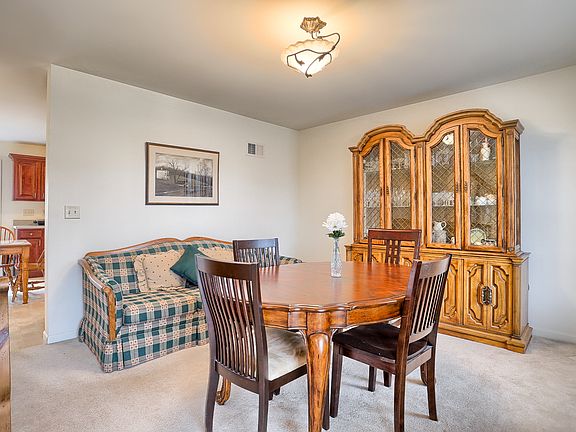 Perfectly-sized Dining Room