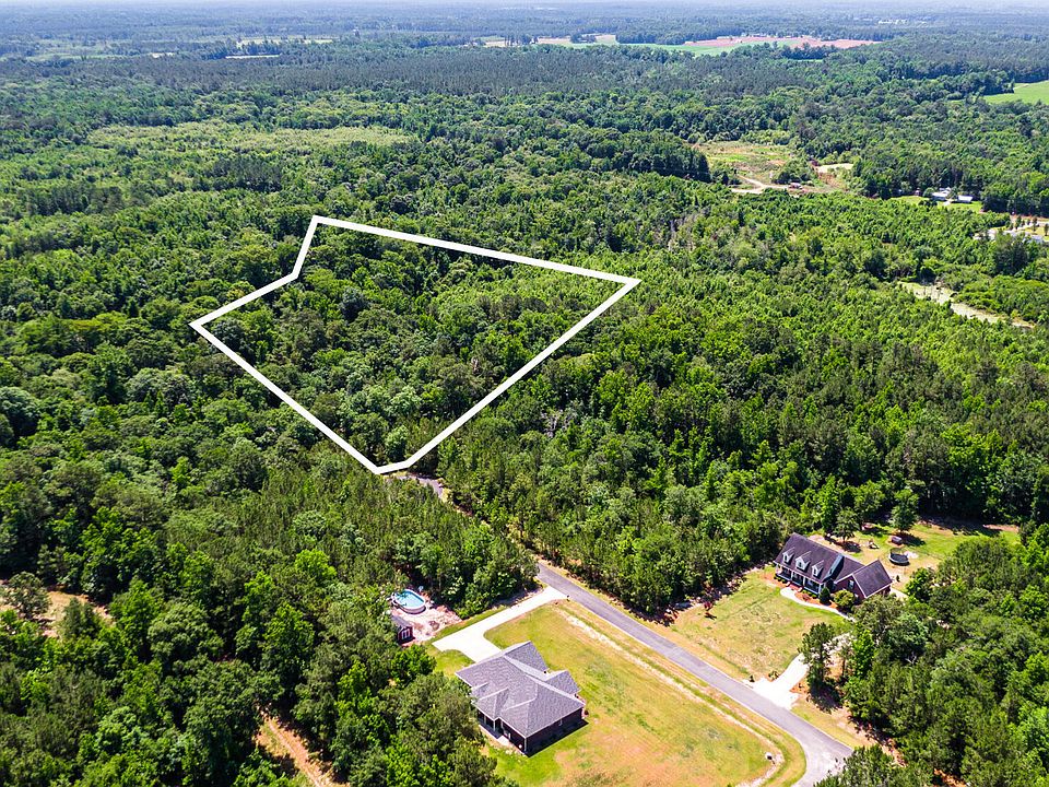 1st image of 28 Dodge Lane Lane