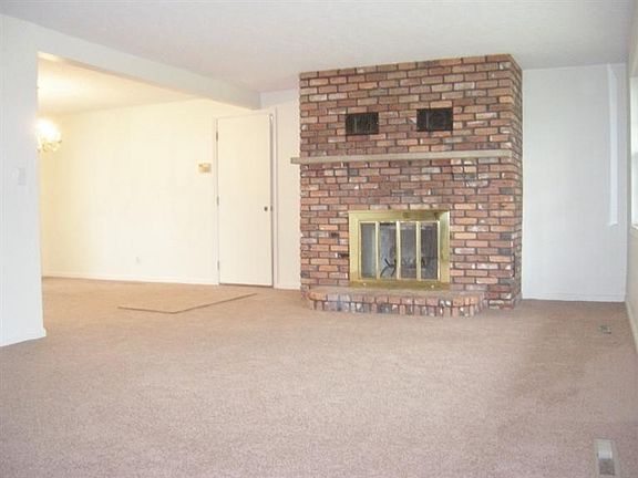 2nd image of 3955 Barberry Blvd