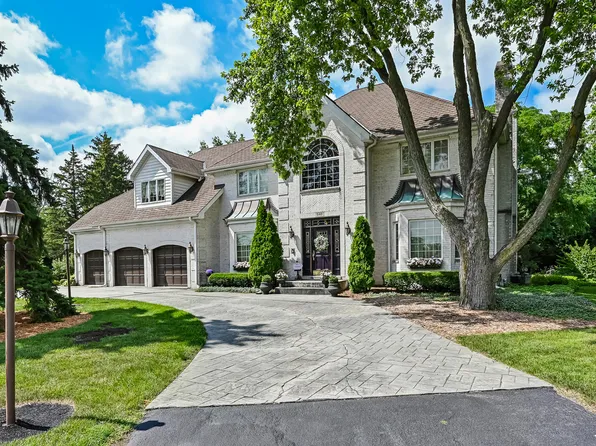 540 Ridgemoor Dr, Willowbrook, IL 60527