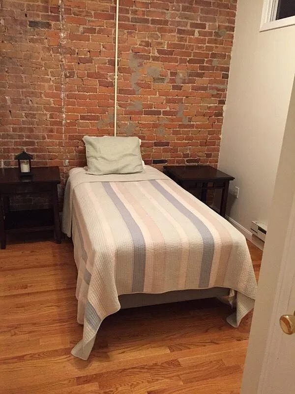 2 bed, 719 sqft, $3,700 — Photo 2