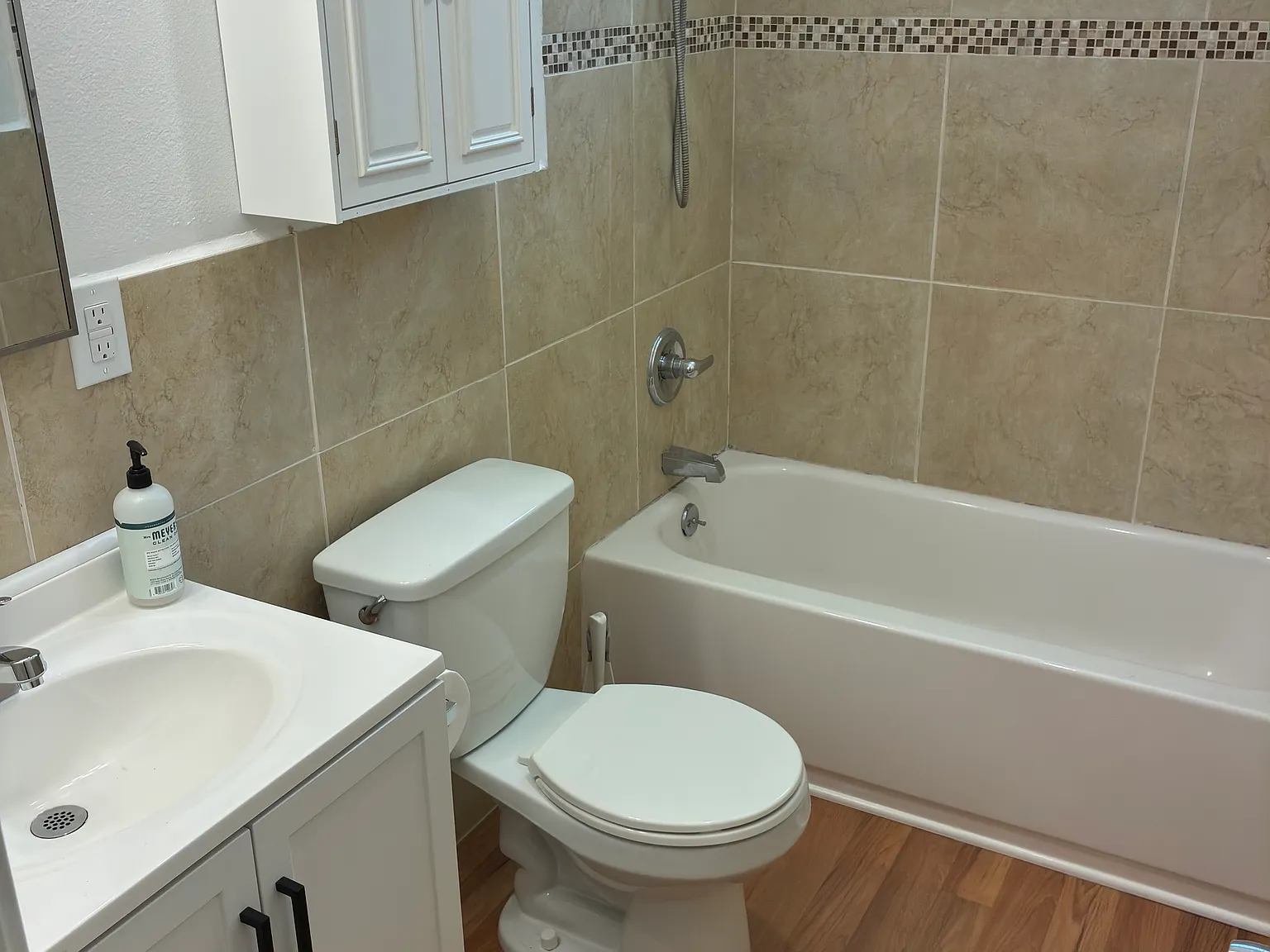 2 bed, 1000 sqft, $2,650 — Photo 2