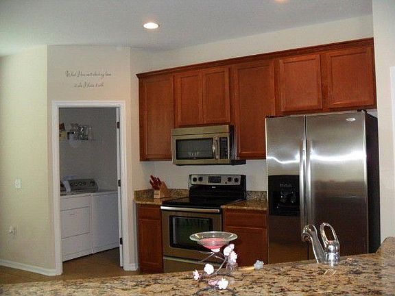 5th image of 204 Westchester Hills Ln
