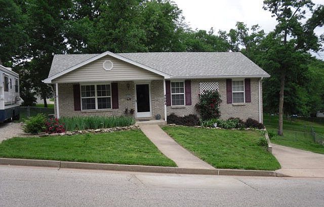 1st image of 4004 Dewberry Dr