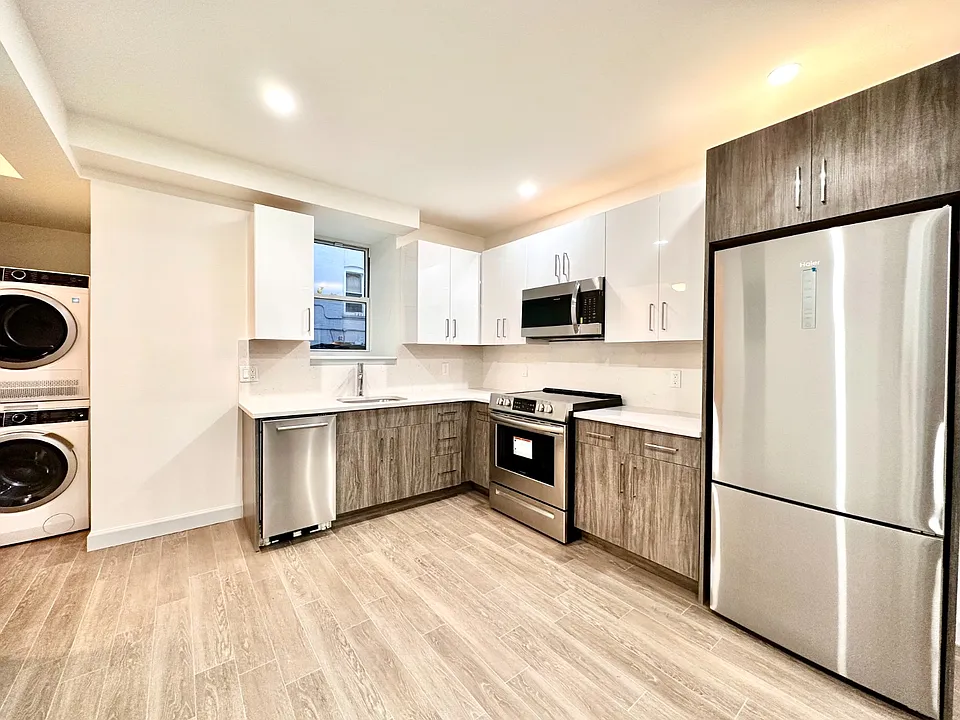 68 W 107th St #C
