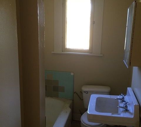 3rd image of 336 W 74th St