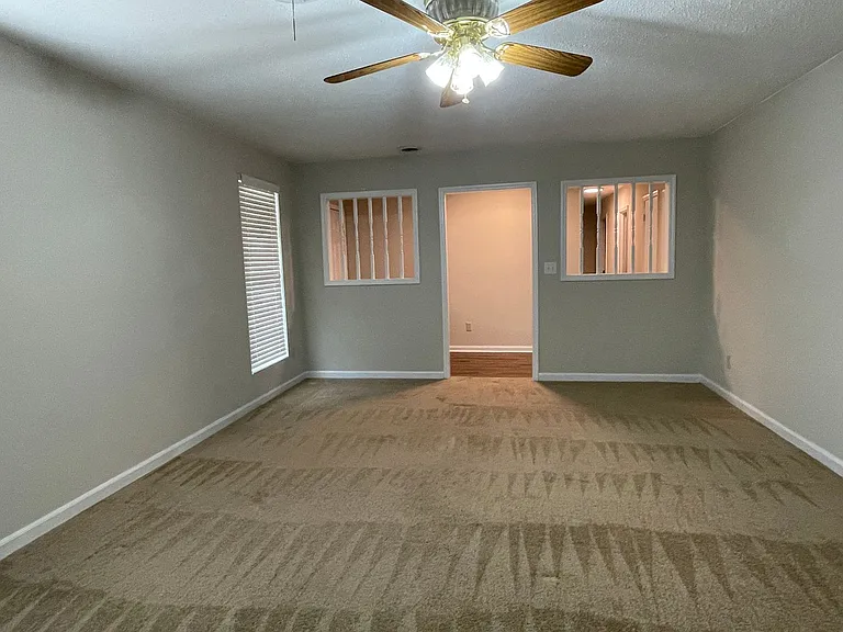 118 Hollingsworth Dr — Photo 4