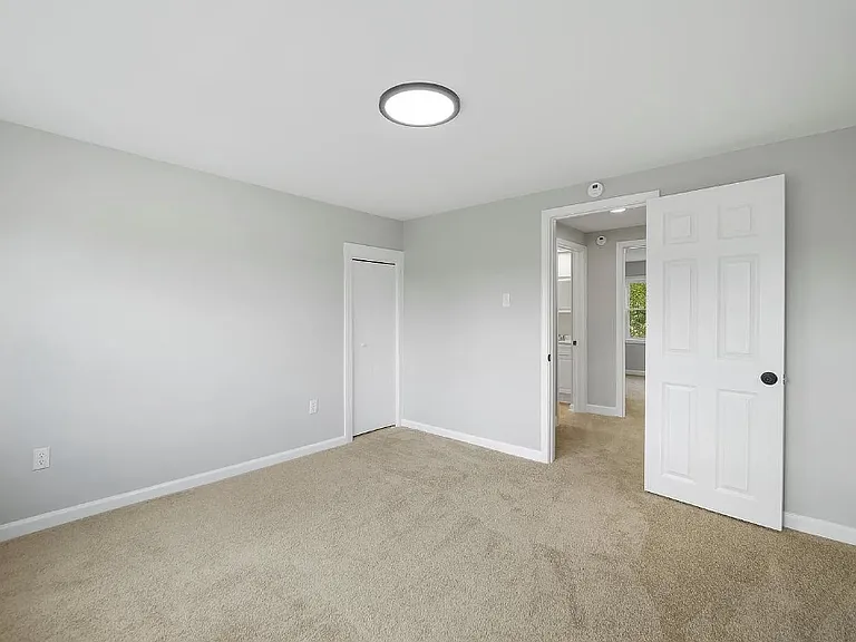 837 Virginia Ave — Photo 7
