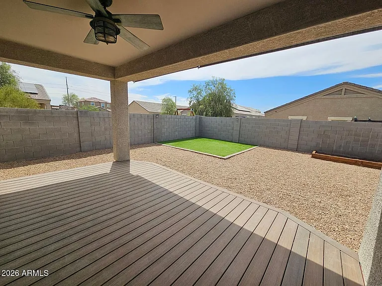 25573 W Coles Rd — Photo 2