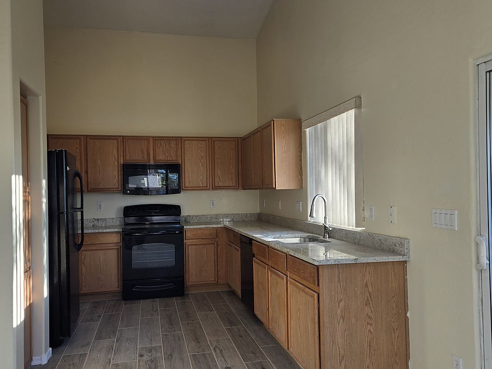 2nd image of 5216 E Ingram St