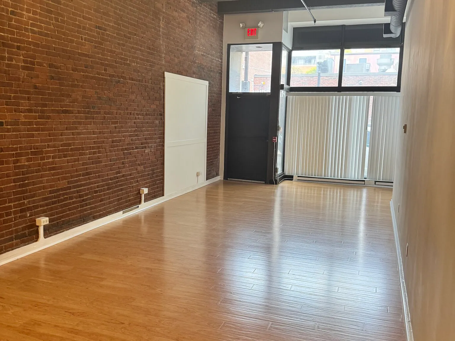 3 bed, 2.0 bath, $5,475 — Photo 3