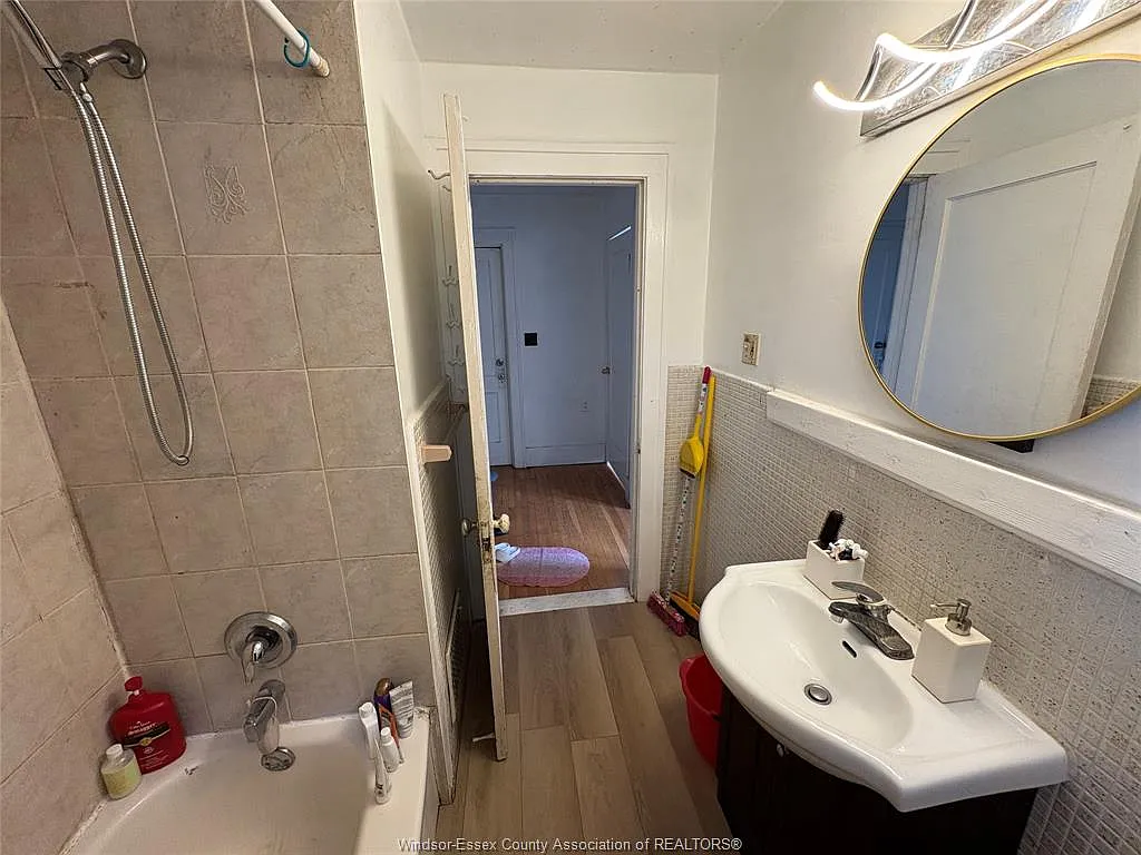 4 bed, $1,700 — Photo 4