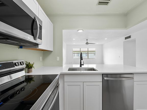 5th image of 600 SE 2ND Avenue #K22