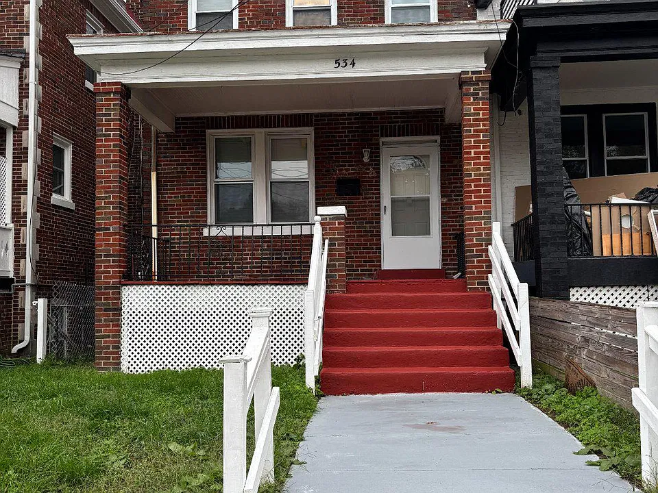 534 Madison St NW