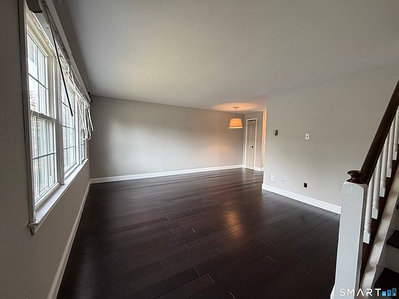 5th image of 21 Old Farms Lane #21