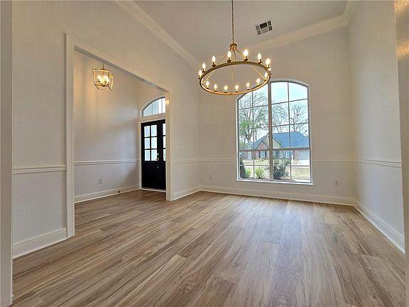 5th image of 519 Buttonwillow Ct