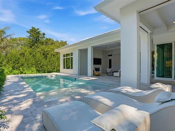 3rd image of 4851 Crayton RD