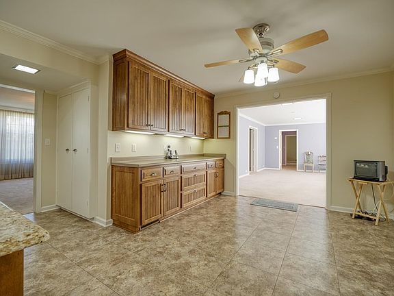 2nd image of 2427 Westwood Dr