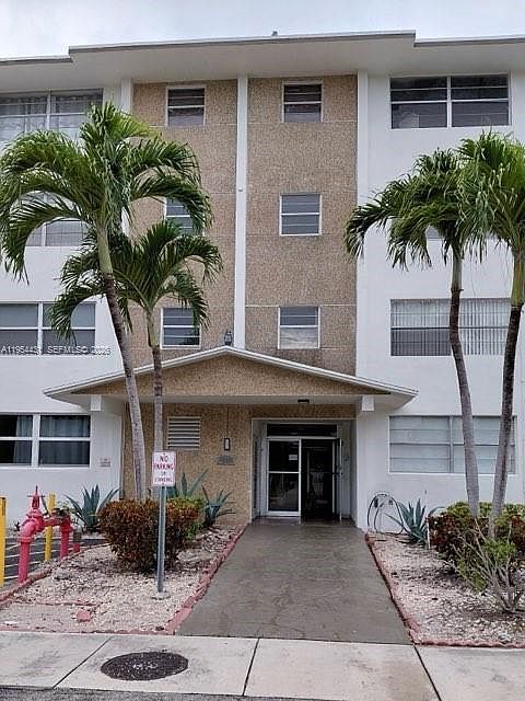 1st image of 211 NE 8th Ave APT 108