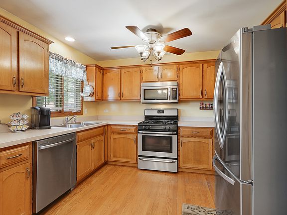 4th image of 13430 Le Claire Ave