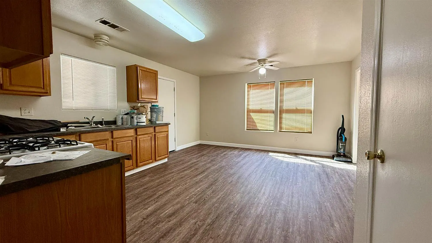 2 bed, 1110 sqft, $1,550 — Photo 3