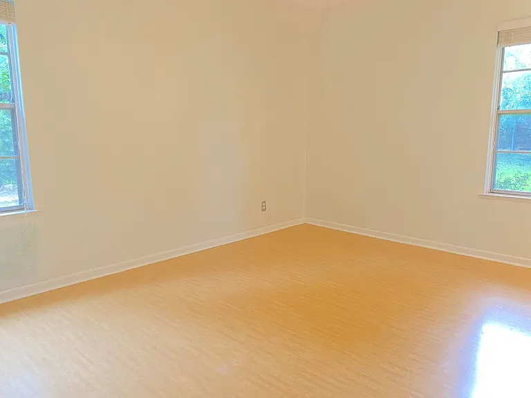 4700 Glenhaven Cir — Photo 3