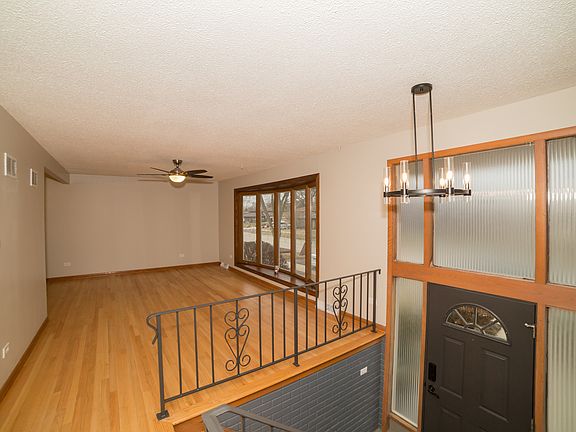 3rd image of 10612 S Terry Dr
