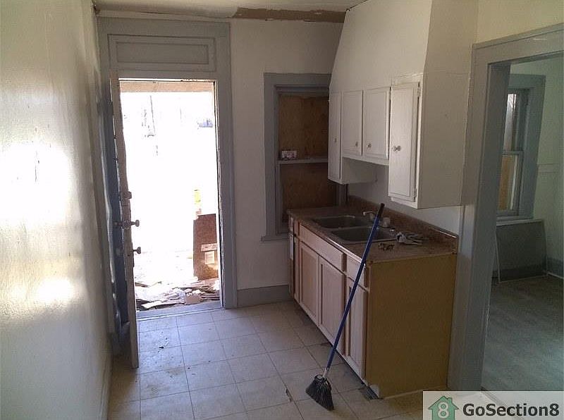 2nd image of 516 S Ogden Ave