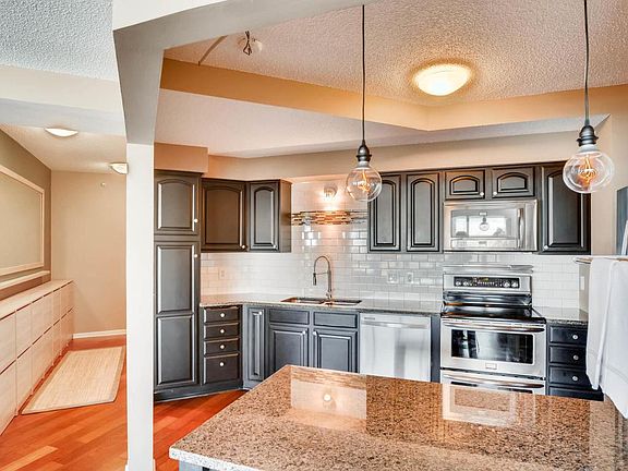 3rd image of 168 6th St E Unit 3805