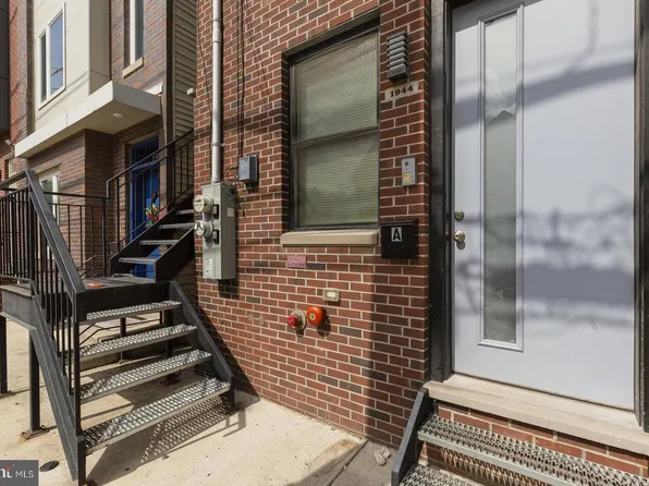 1944 N 8th St, Philadelphia, PA 19122