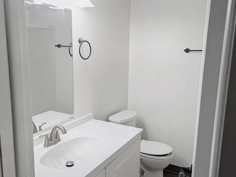 Clean bathroom space at Northbrook Apartments