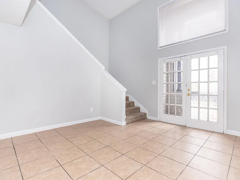 3737 Hillcroft Apartments — Photo 23