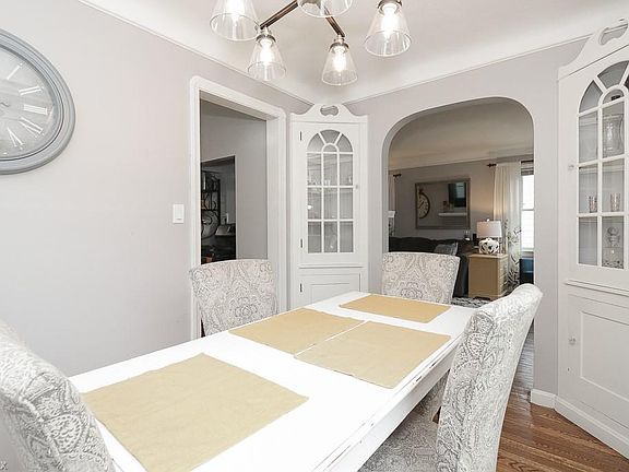 5th image of 3524 Granton Ave