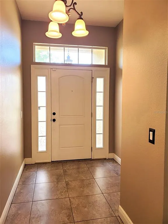 4 bed, 2.0 bath, 1603 sqft, $2,300 — Photo 2
