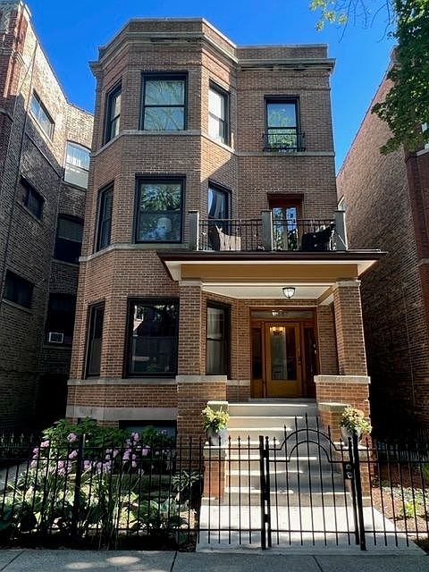 1st image of 1307 W Cornelia Ave #1