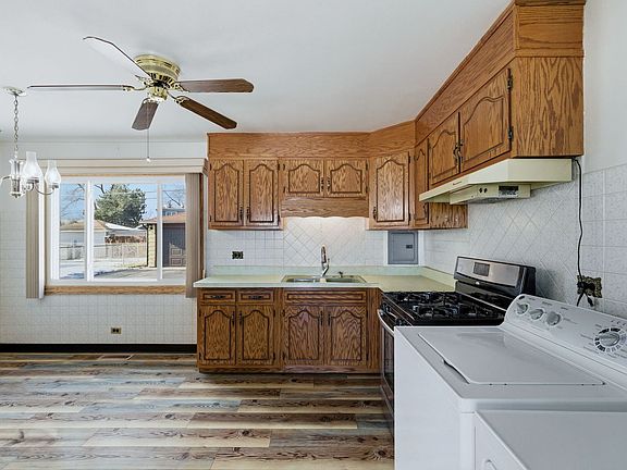 5th image of 8808 Cranbrook Ln