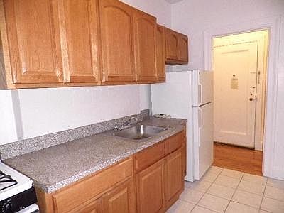 2nd image of 2116 28th St