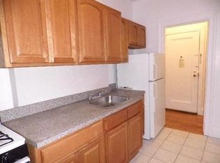 3222 41st St, Astoria, NY 11103