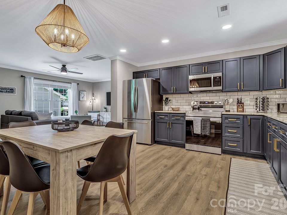 1st image of 21 Carolinda Ln