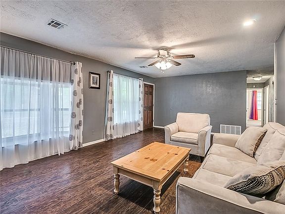 2nd image of 2901 N College Ave