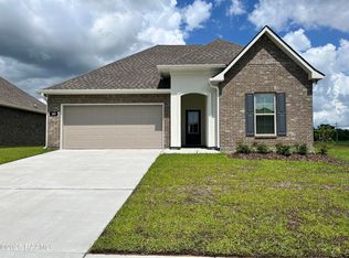 102 Bejeweled Ave, Youngsville, LA 70592
