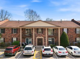 413 Logsdon Ct, Douglass Hills, KY 40243