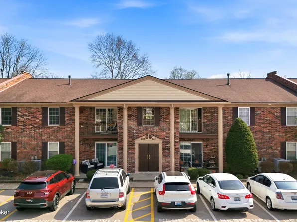 413 Logsdon Ct, Douglass Hills, KY 40243