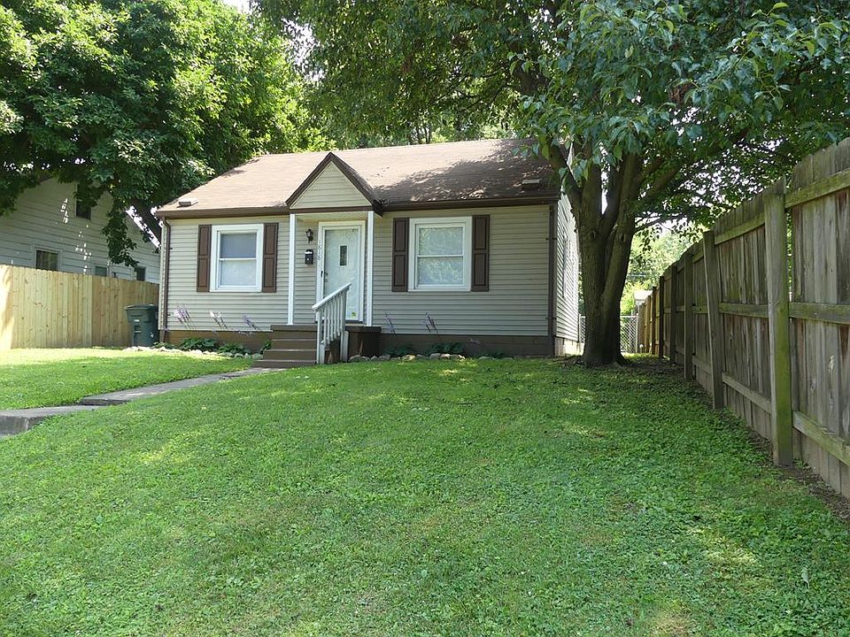 1st image of 1818 S Chesterfield Dr